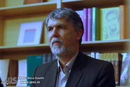 ۳۶۰ ناشر خواستار ادامه فعالیت سیدعباس صالحی شدند